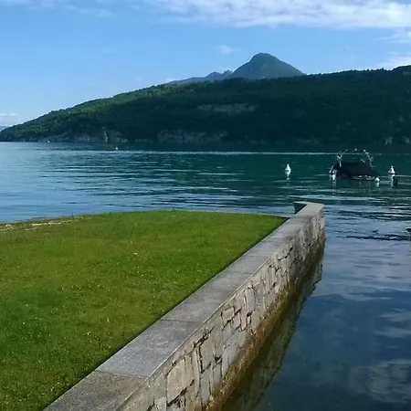 Au Bord Du Lac D'Annecy, Logement Type Loft, Dans Residence Avec Plage Et Ponton Privee Duingt Exterior photo