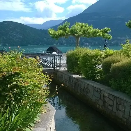 Au Bord Du Lac D'Annecy, Logement Type Loft, Dans Residence Avec Plage Et Ponton Privee Duingt Exterior photo