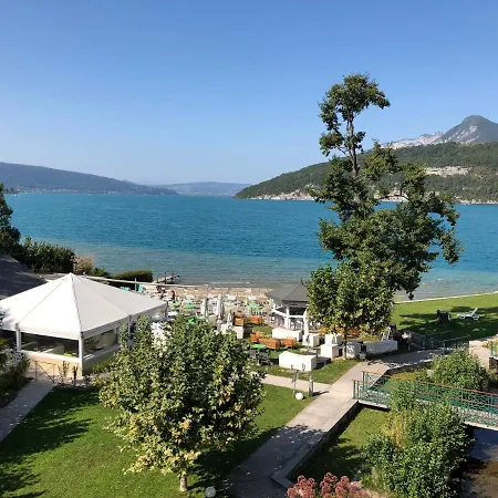 Au Bord Du Lac D'Annecy, Logement Type Loft, Dans Residence Avec Plage Et Ponton Privee Duingt Exterior photo