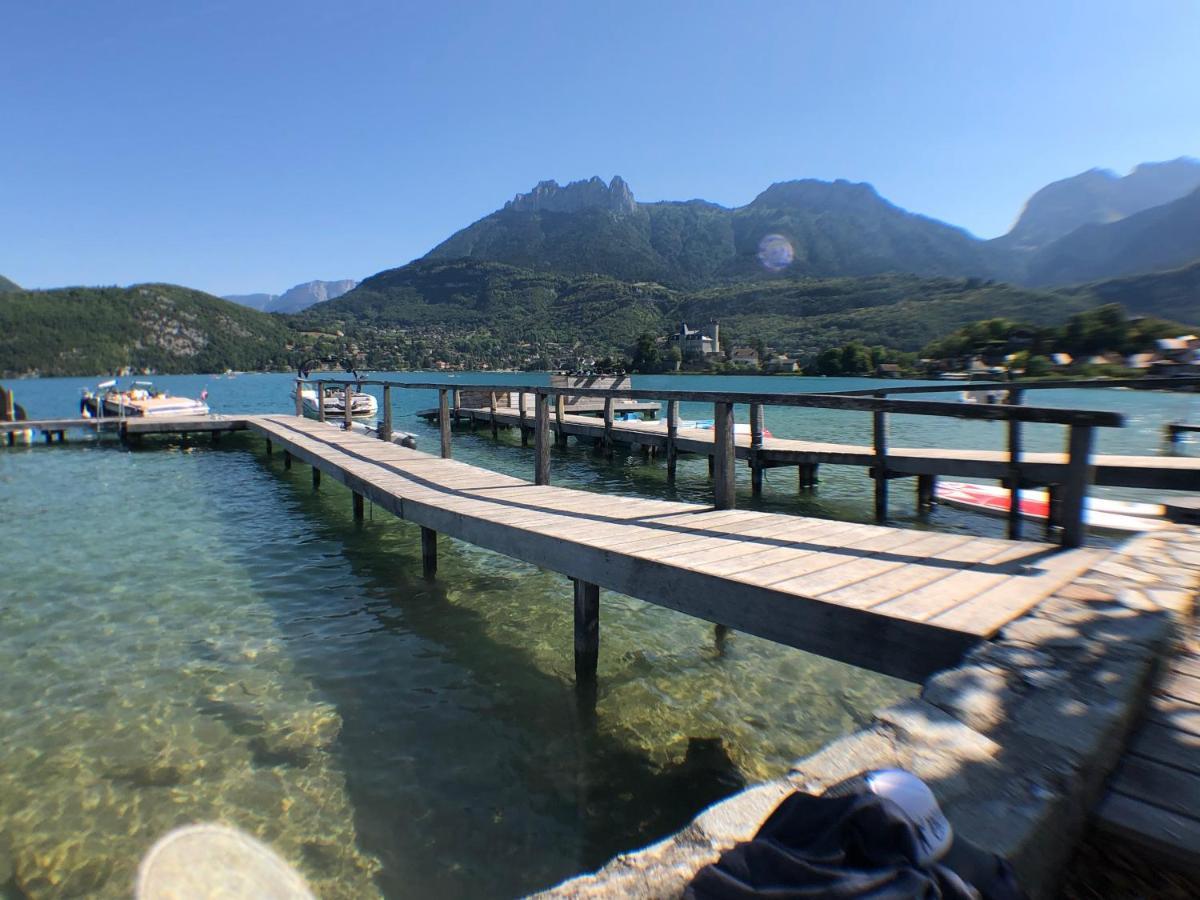 Au Bord Du D’annecy, Type Loft, Dans Résidence Avec Et Ponton Privée